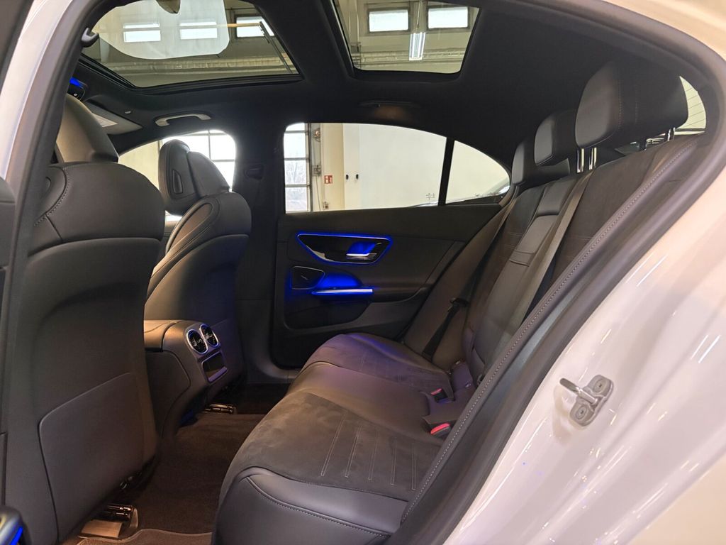 Mercedes-Benz C 200 2025