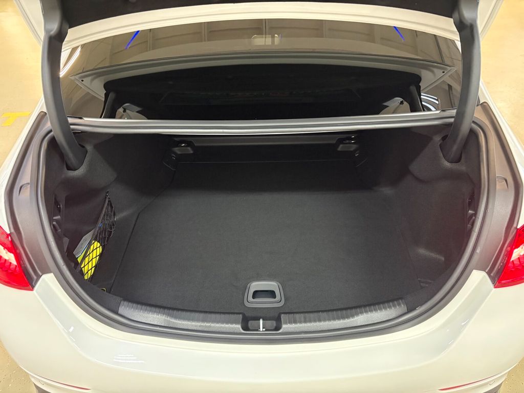 Mercedes-Benz C 200 2025