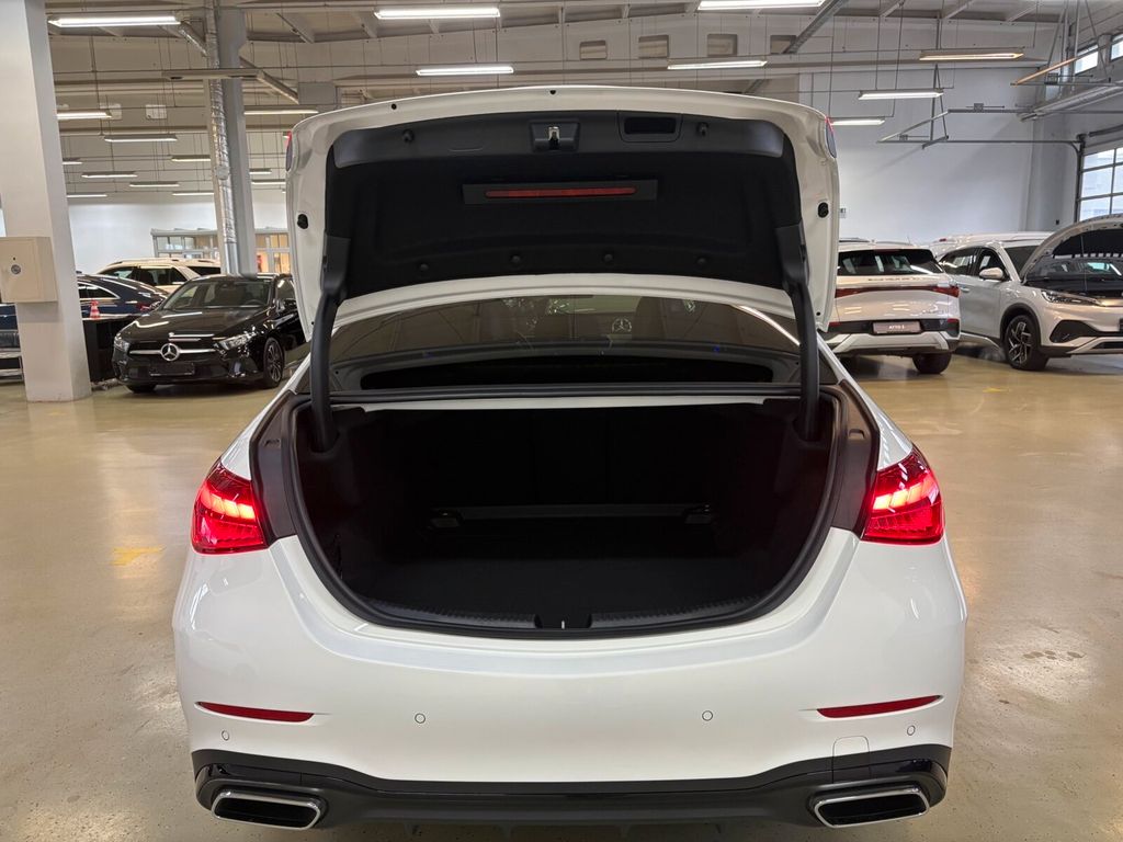 Mercedes-Benz C 200 2025