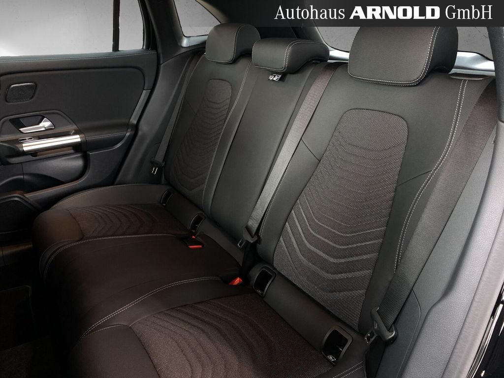 Mercedes-Benz GLA 200 2025