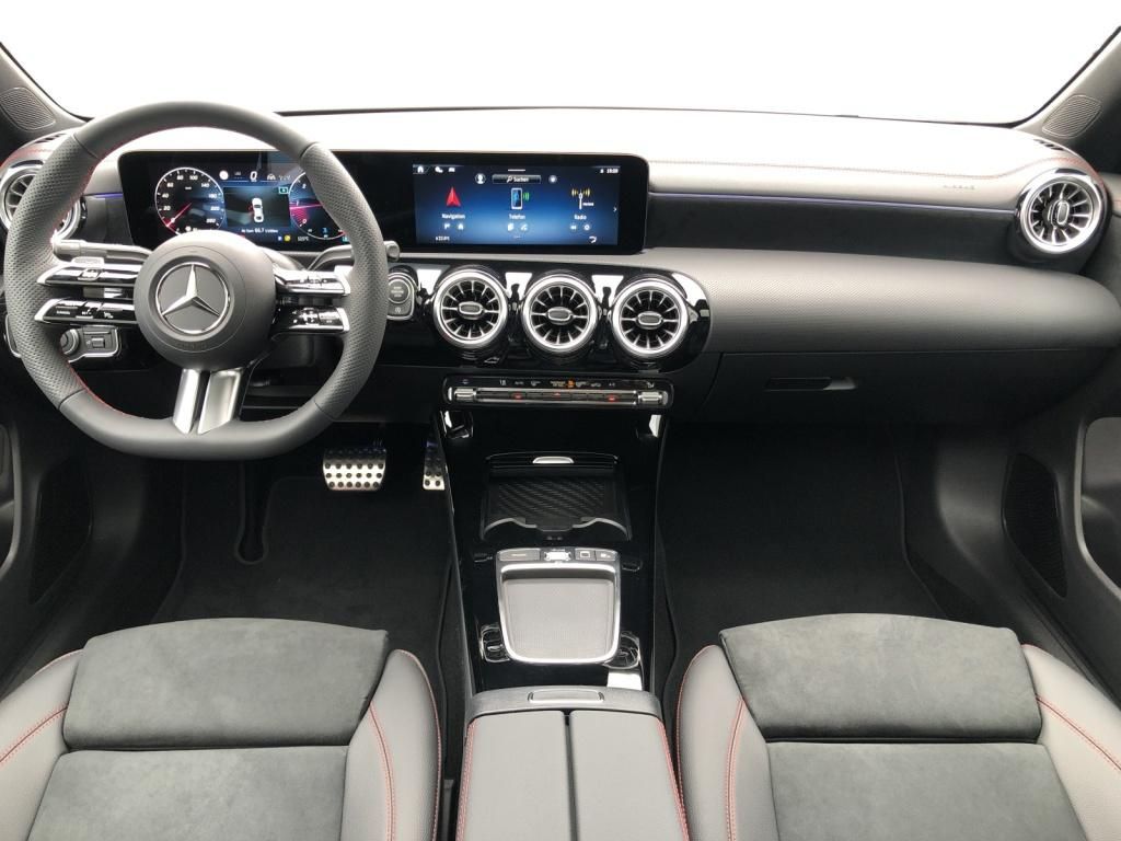 Mercedes-Benz CLA 220 2025