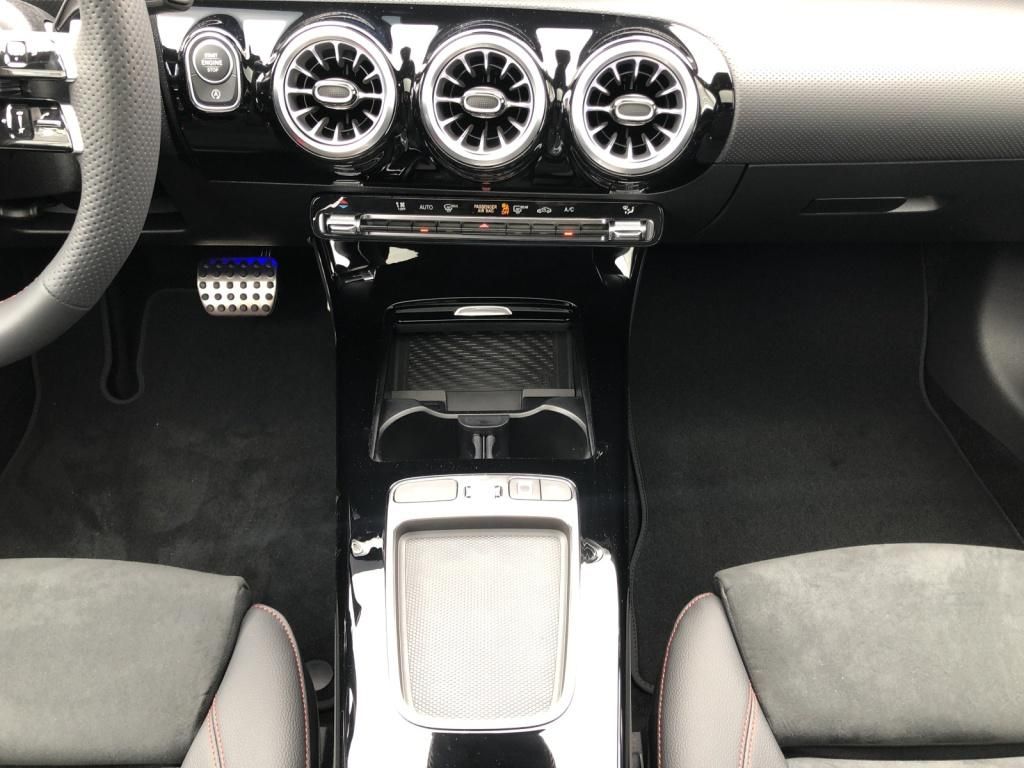 Mercedes-Benz CLA 220 2025