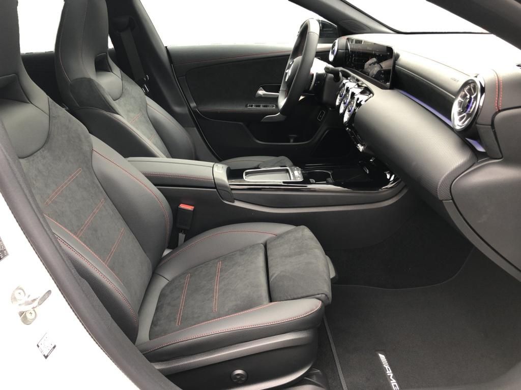 Mercedes-Benz CLA 220 2025