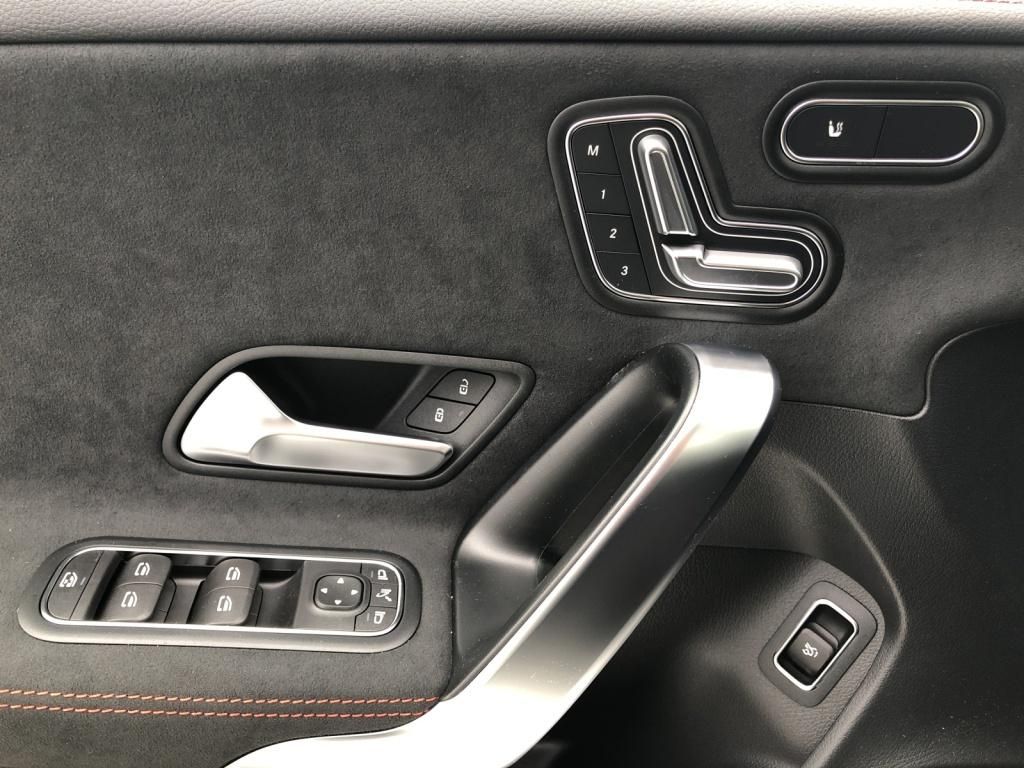 Mercedes-Benz CLA 220 2025