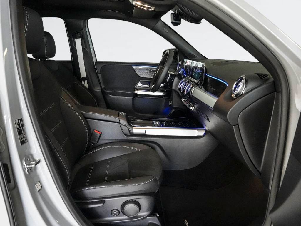 Mercedes-Benz GLB 200 2025