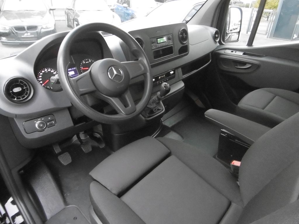 Mercedes-Benz Sprinter 2024