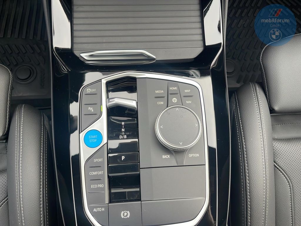 BMW iX3 2024