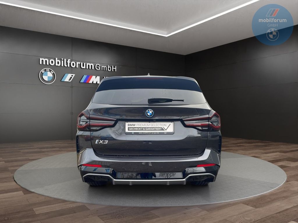 BMW iX3 2024