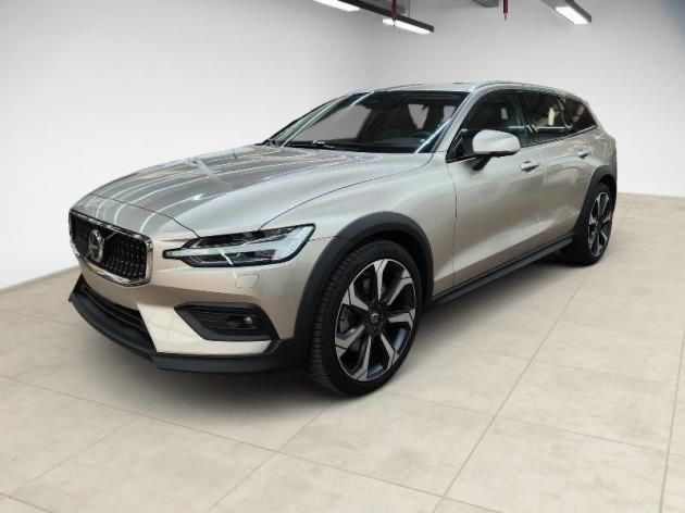 Volvo V60 Cross Country 2024