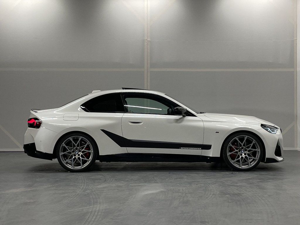 BMW 220 2024