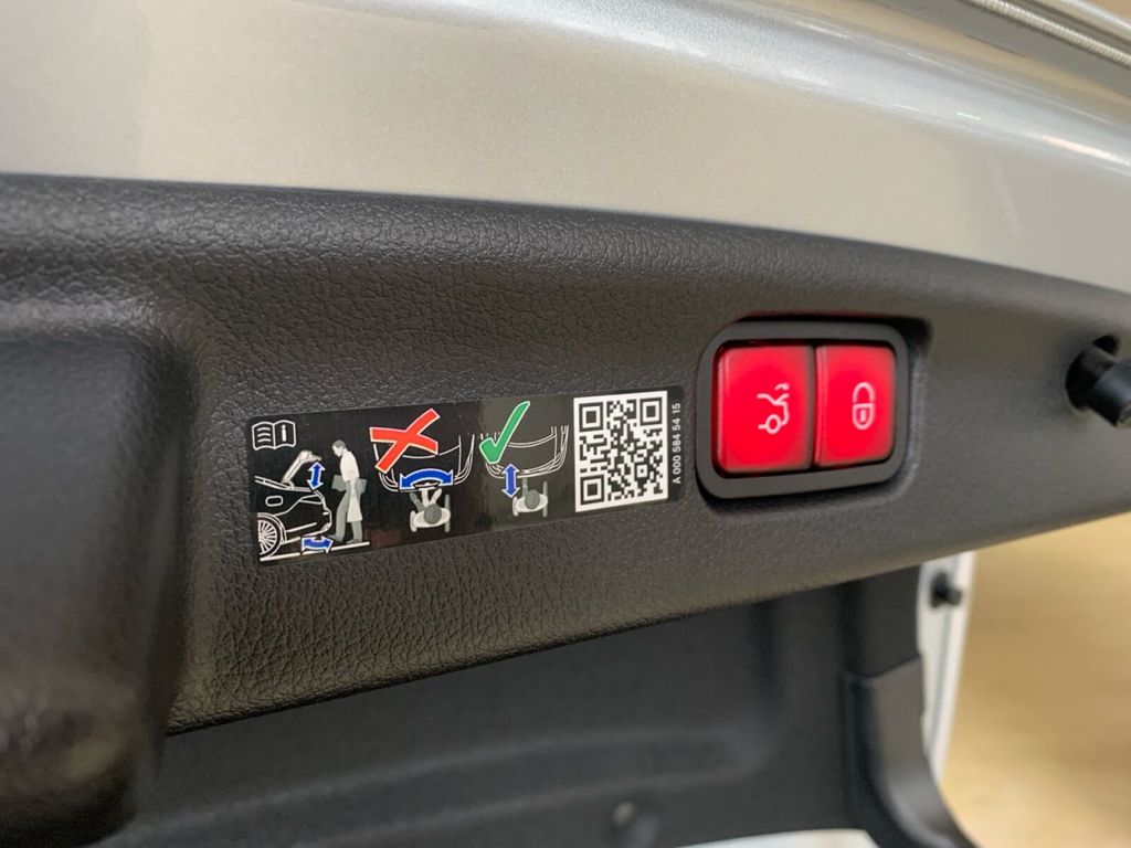 Mercedes-Benz C 300 2024