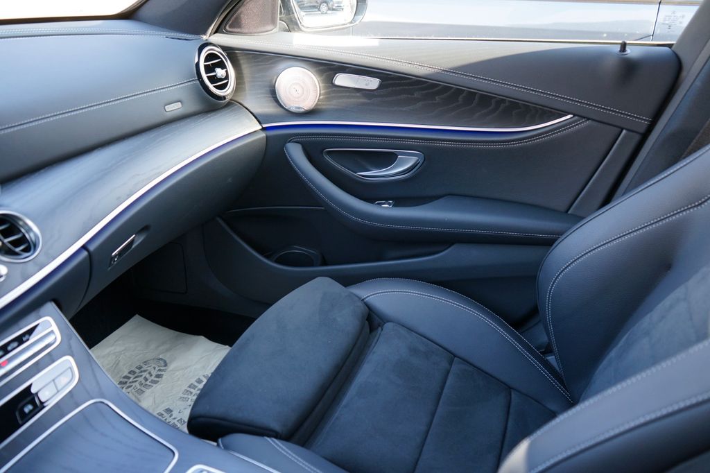 Mercedes-Benz E 300 2023