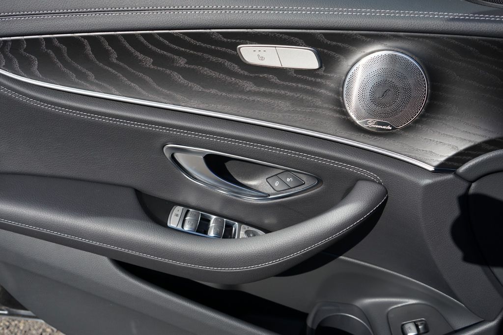 Mercedes-Benz E 300 2023