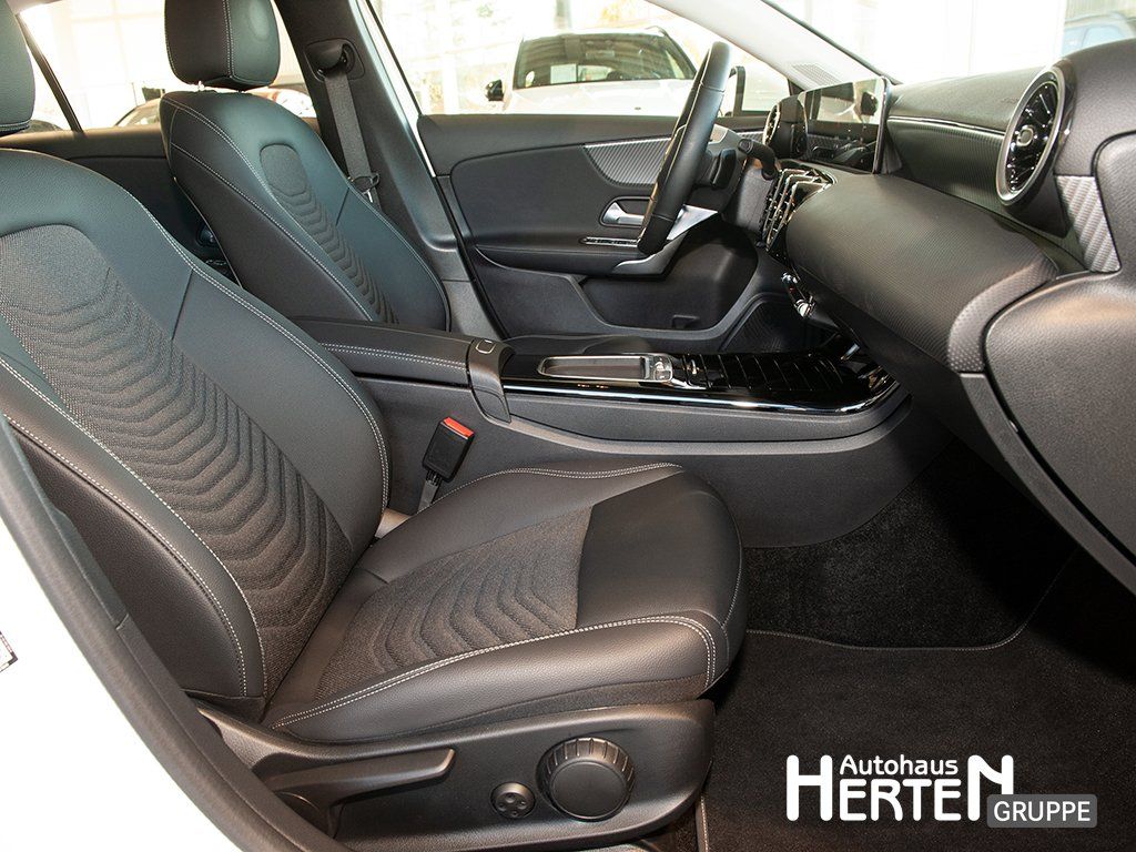 Mercedes-Benz A 200 2024