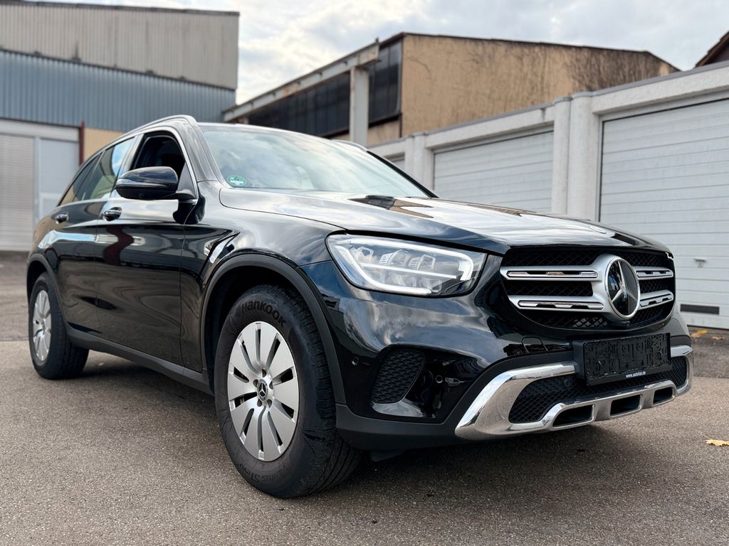 Mercedes-Benz GLC 200 2021