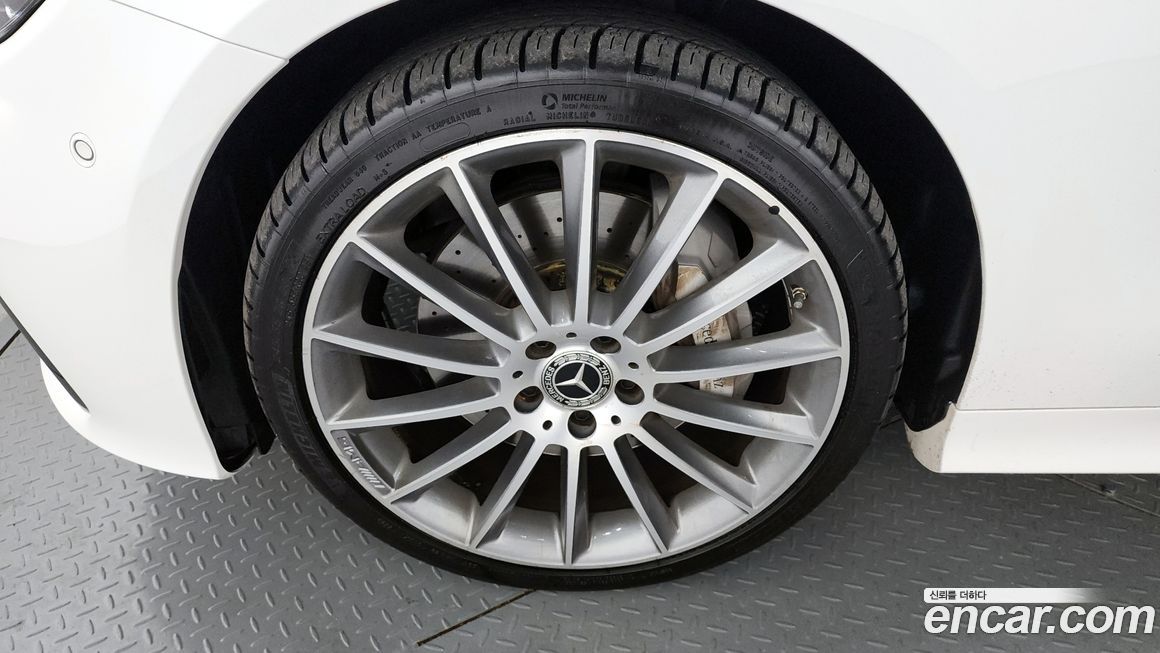 Mercedes-Benz E-Class 2023