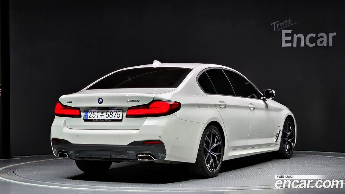 BMW 5-Series 2021