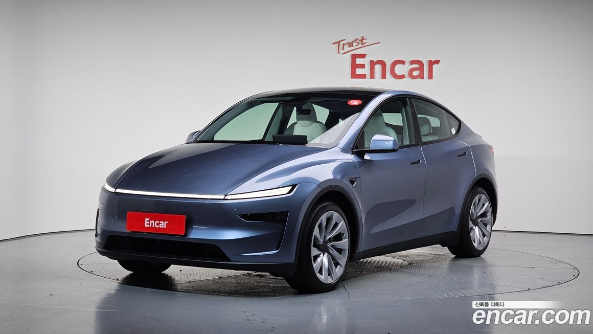 Tesla Model Y 2025