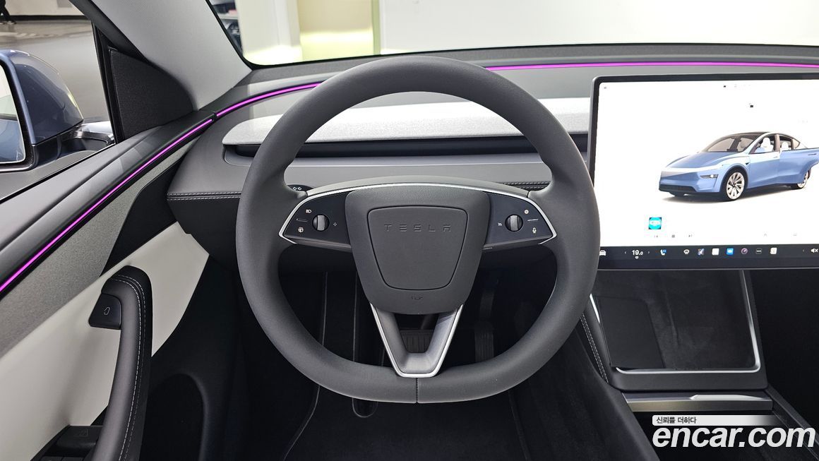 Tesla Model Y 2025
