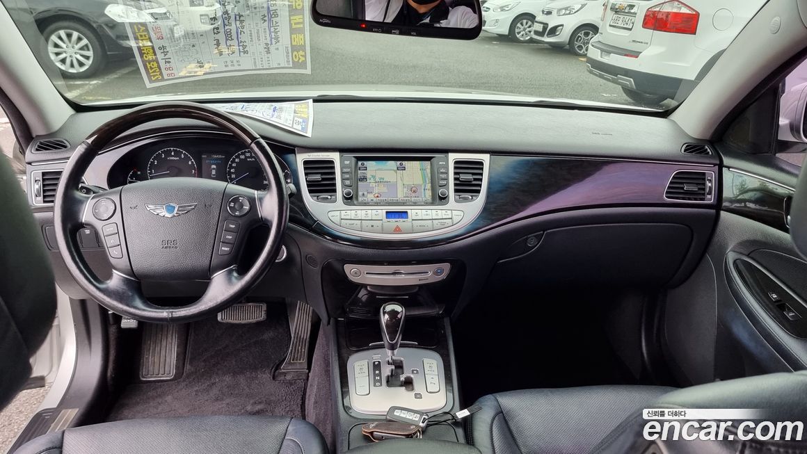 Hyundai Genesis 2012