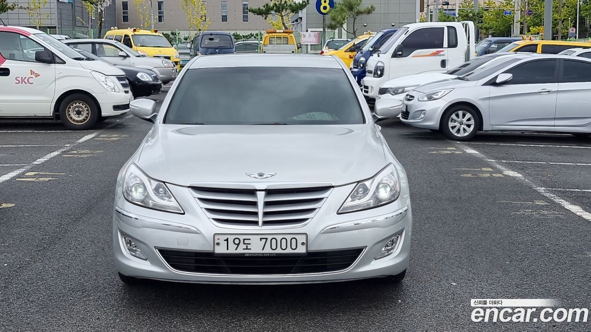 Hyundai Genesis 2012