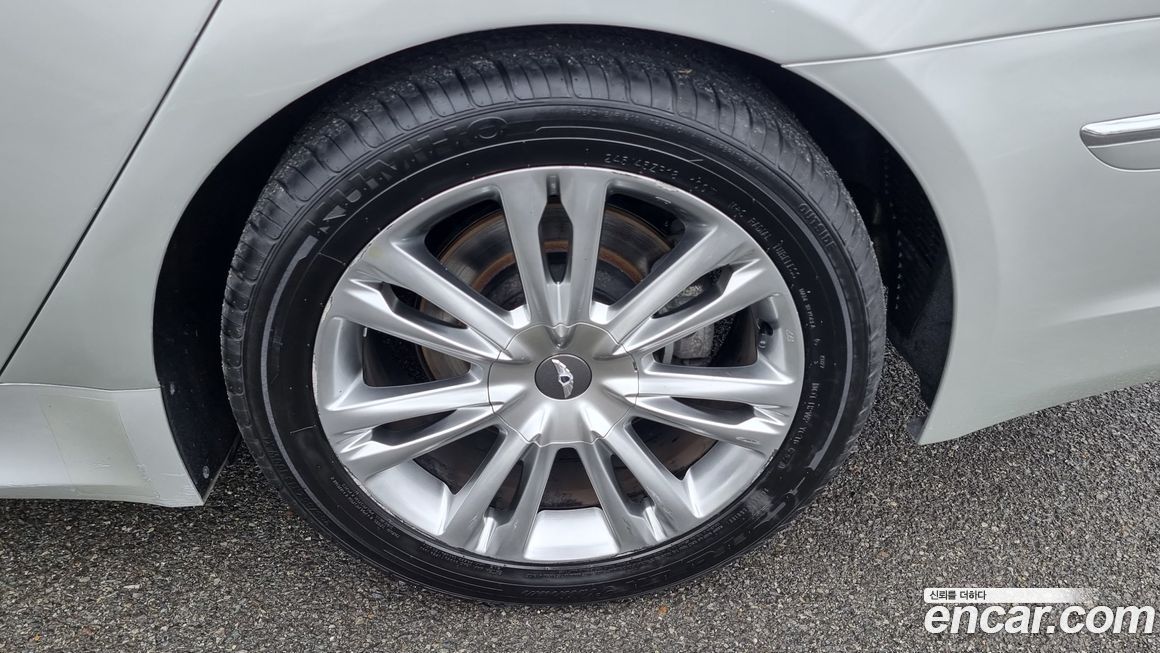 Hyundai Genesis 2012