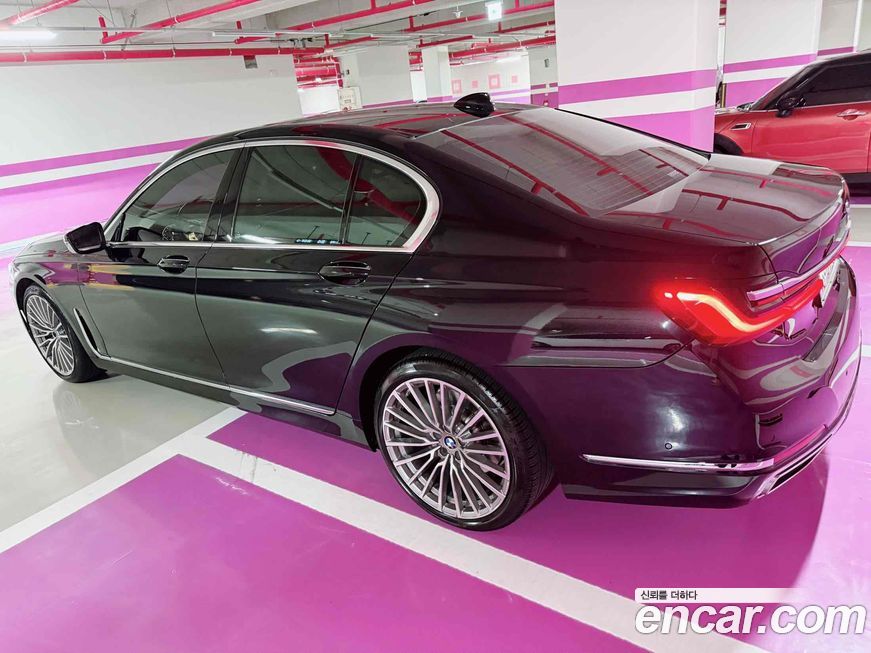 BMW 7-Series 2021