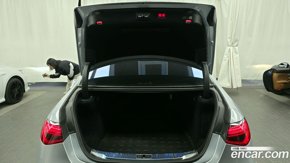 Mercedes-Benz S-Class 2022