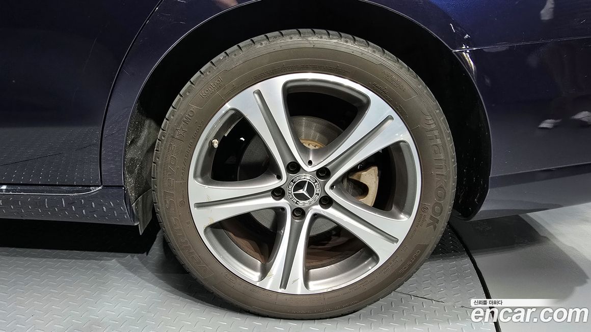 Mercedes-Benz E-Class 2019