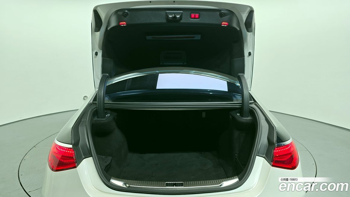 Mercedes-Benz S-Class 2021