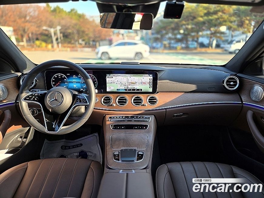 Mercedes-Benz E-Class 2023