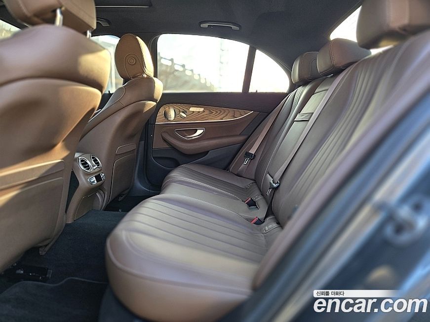 Mercedes-Benz E-Class 2023