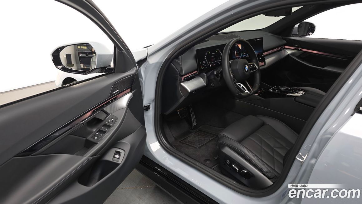 BMW 5-Series 2025