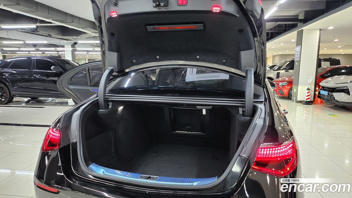 Mercedes-Benz S-Class 2023