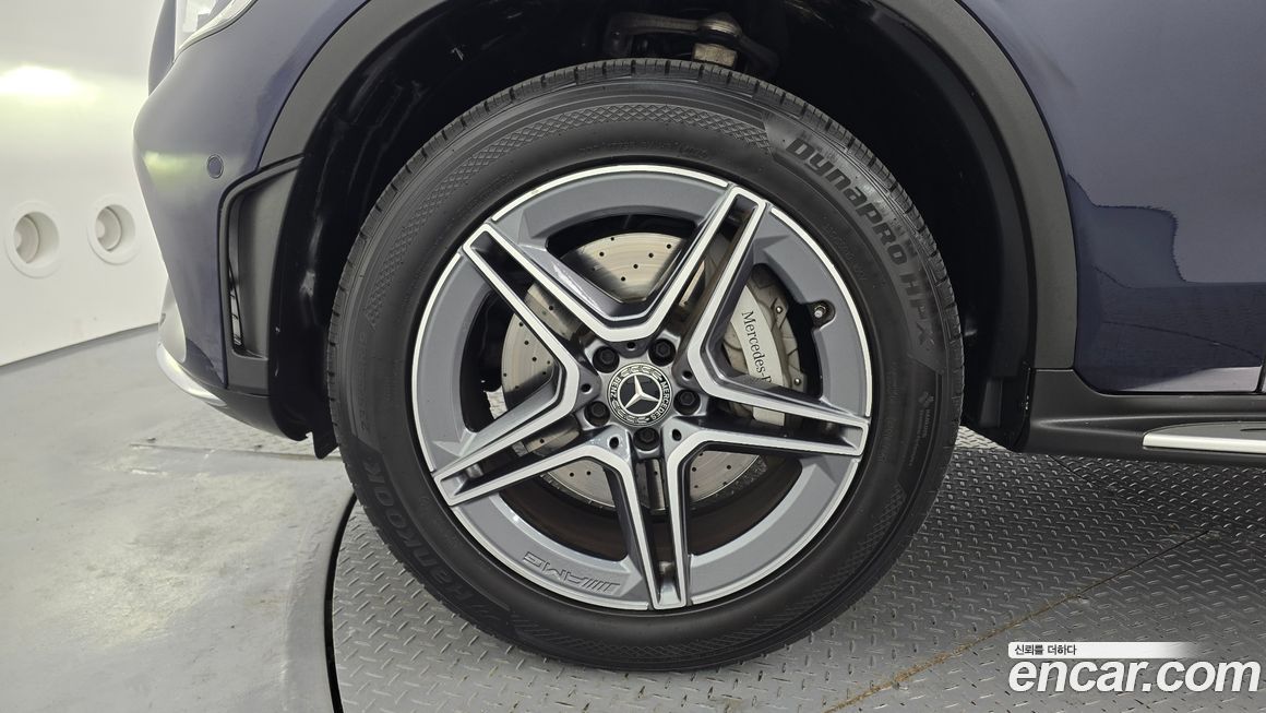 Mercedes-Benz GLC-Class 2023