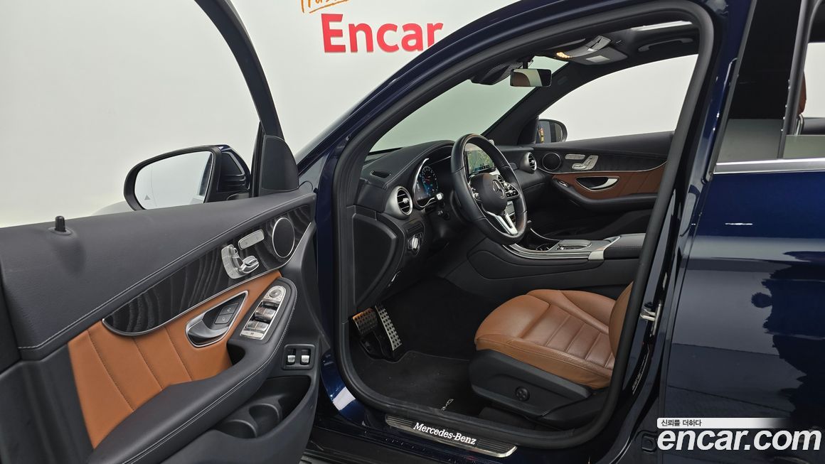 Mercedes-Benz GLC-Class 2023