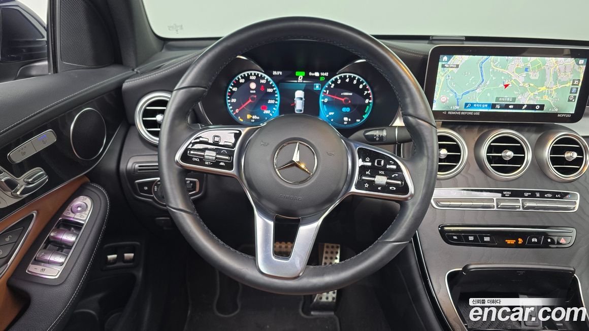Mercedes-Benz GLC-Class 2023