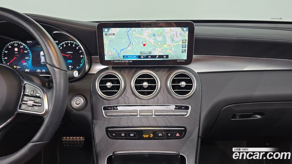 Mercedes-Benz GLC-Class 2023