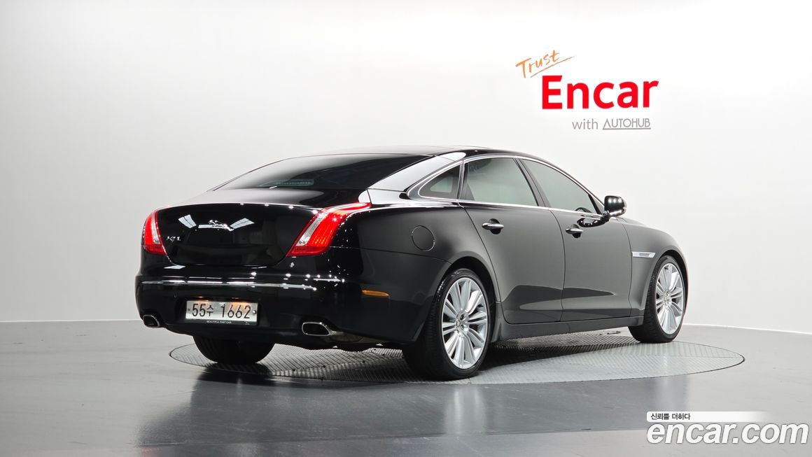 Jaguar XJ 2011