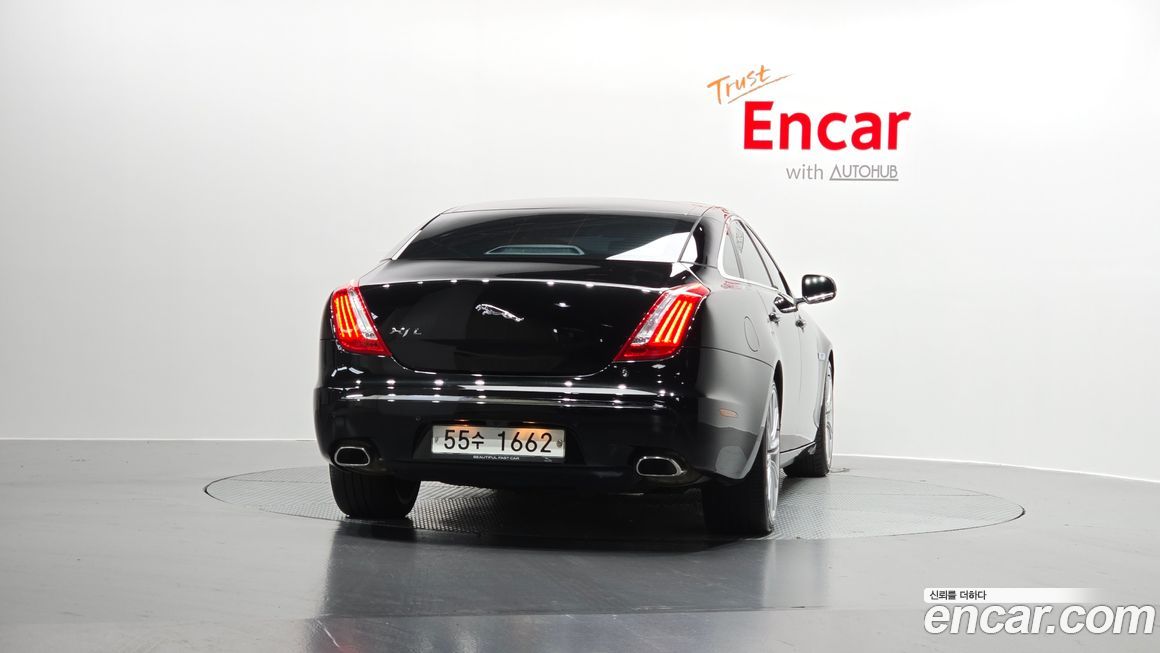 Jaguar XJ 2011