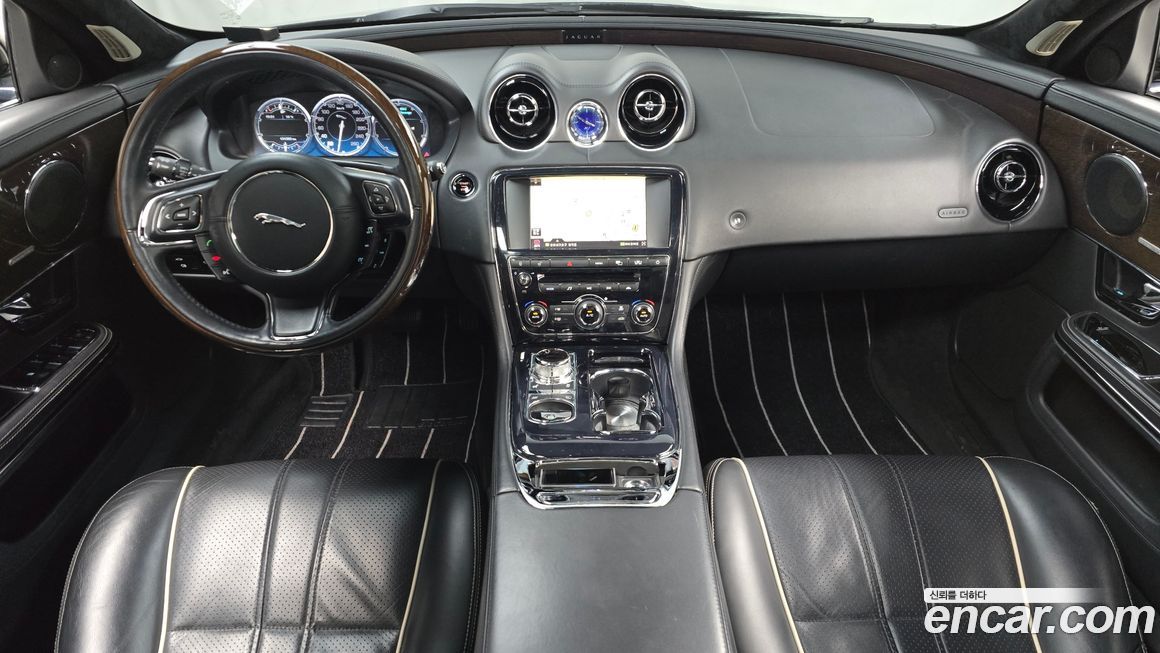 Jaguar XJ 2011