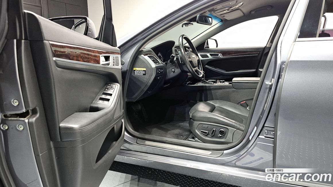 Hyundai Genesis 2016