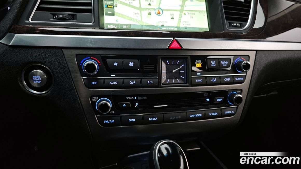 Hyundai Genesis 2016