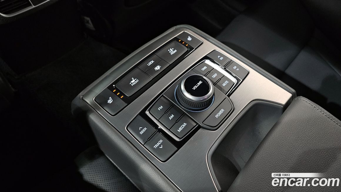 Hyundai Genesis 2016