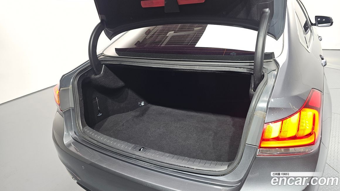 Hyundai Genesis 2016