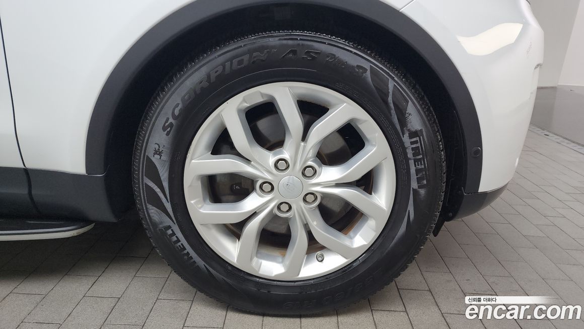 Land Rover Discovery 2019