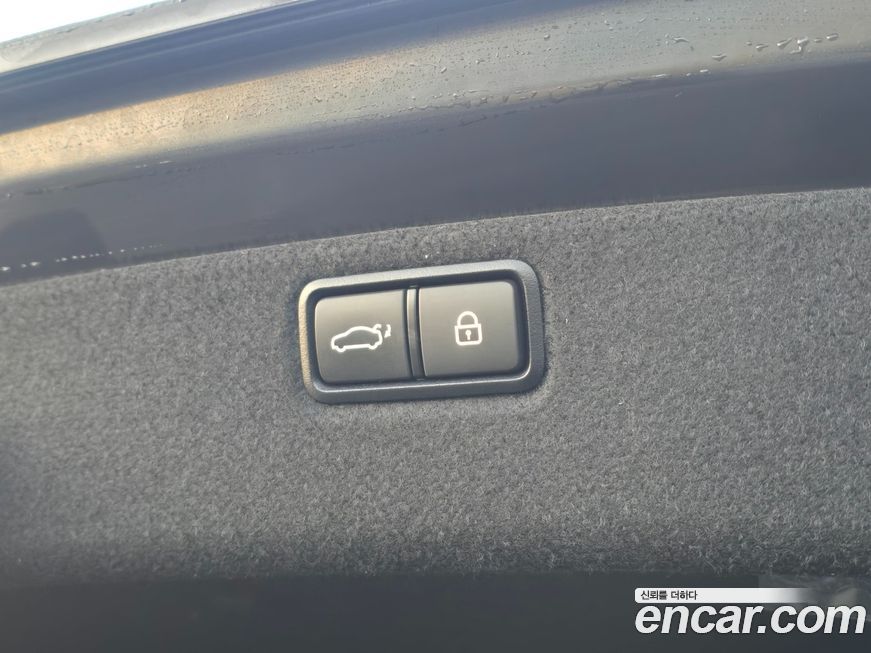 Hyundai Genesis 2016