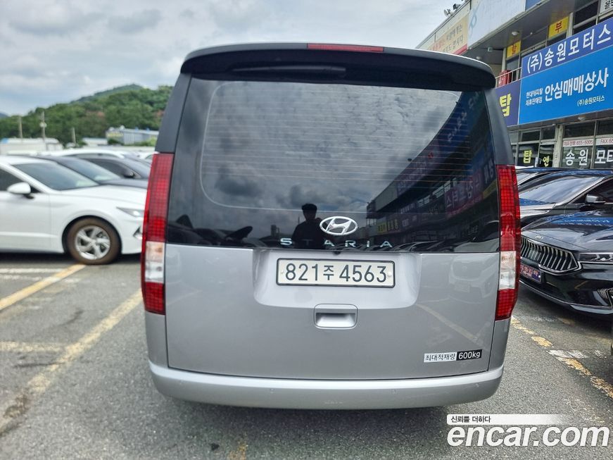 Hyundai Staria 2023