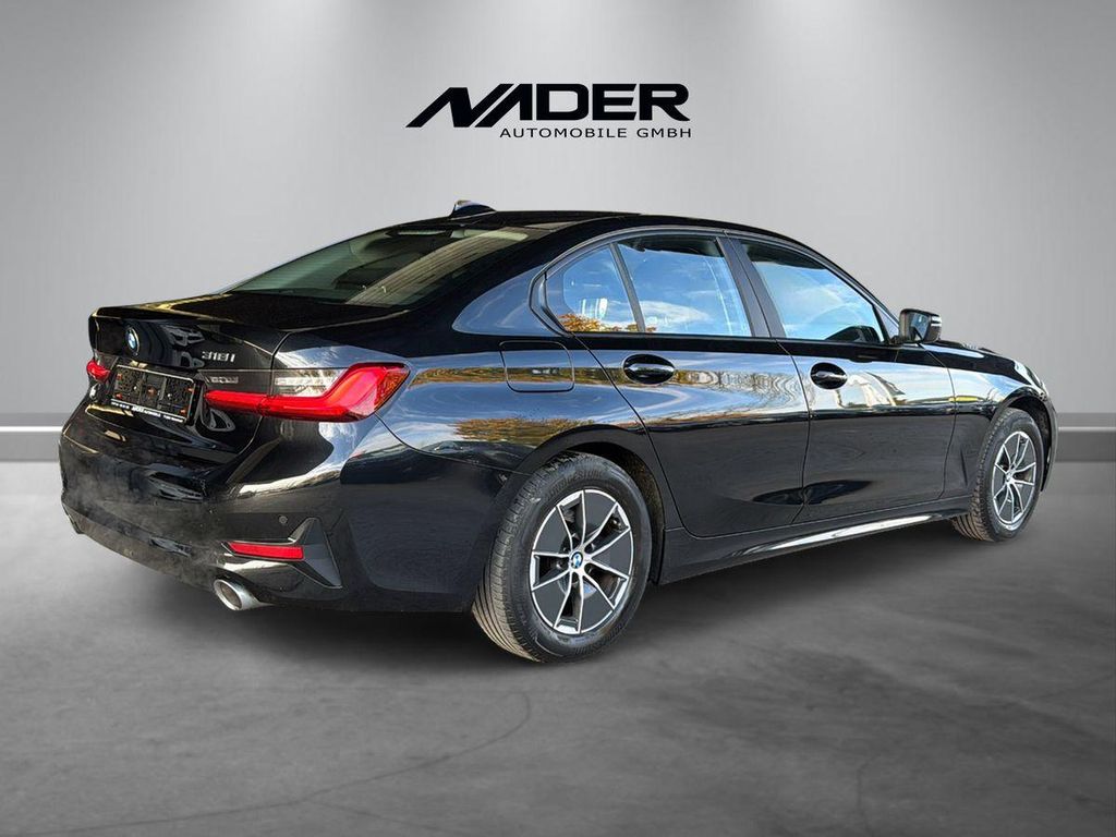 BMW 318 2021