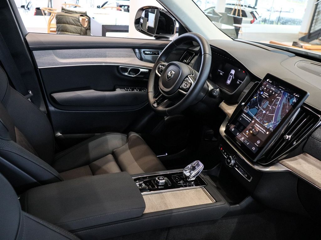 Volvo XC90 2025